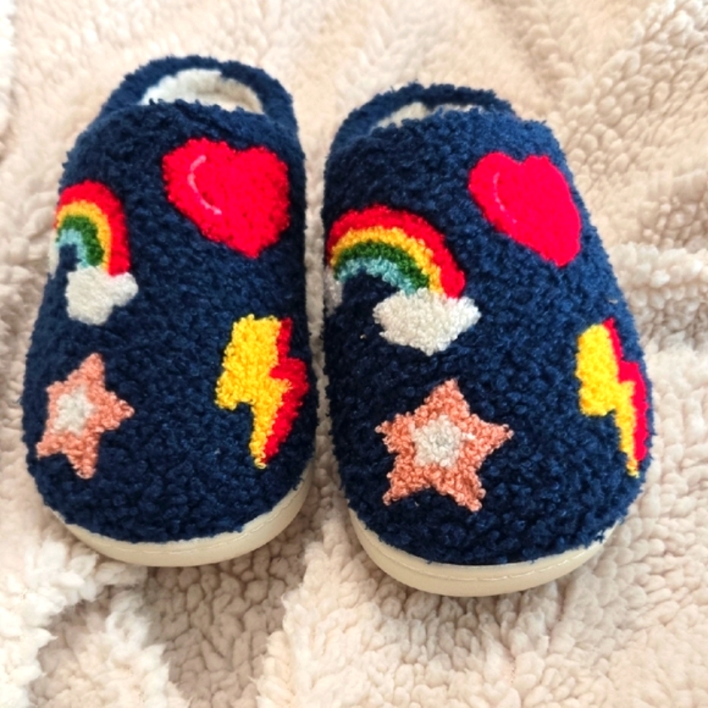 Aeropostale Navy Slippers with Multicolor Hearts Medium 7/8